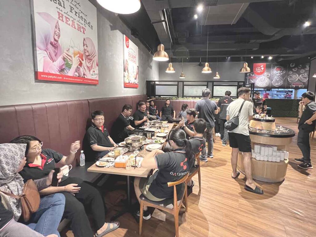 MCC Dinner at Pak John